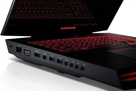 ноутбук Dell Alienware M18x слева левая сторона ноутбука Dell Alienware M18x