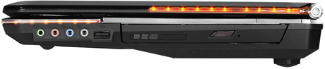 порты ноутбука MSI GT683DX на правой стороне MSI GT683DX - разъемы и порты справа