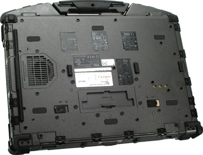 на обратной стороне расположен разъем для док-станции Dell Latitude E6400 XFR нижняя крышка