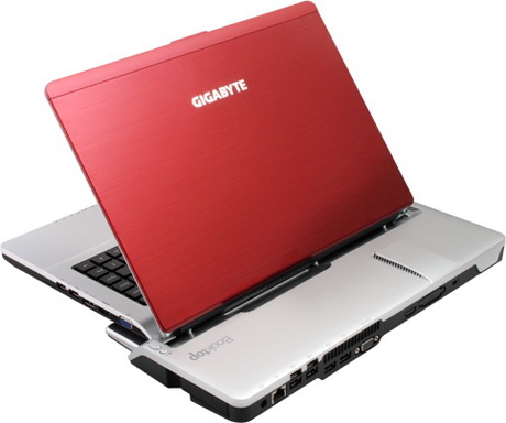 Gigabyte Booktop M2432 – в док-станции установлена дискретная видеокарта Gigabyte Booktop M2432 с док-станцией